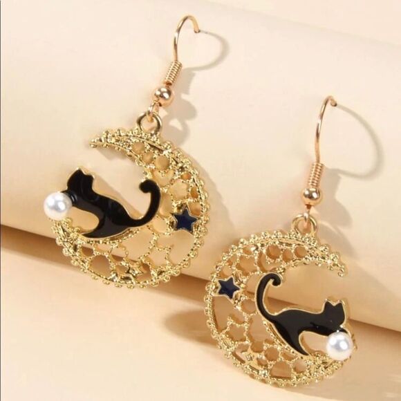 Cute Cat Half Moon Earrings - Picture 1 of 4